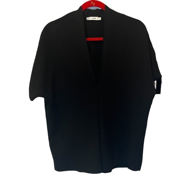 Vince Women’s Top Double V Size XS Inverted Pleated Black Top - Picture 2 of 11